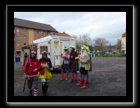 Dunkerque Basse Ville 05 une frite avant le chahut